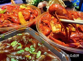 夏天的第一顿小龙虾是在Ktv里！
