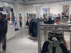 -SALOMON萨洛蒙(北京王府中环店)