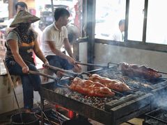 -黄记四更烤乳猪店