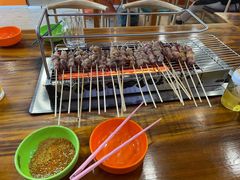 -哈尔滨小酒馆·鲜肉现穿自助烧烤(康新花园店)