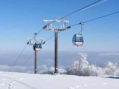 -亚布力新体委滑雪场