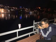 -Lake Shore Hotel & Restaurant