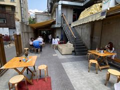 门面-沪西老弄堂面馆(定西路店)