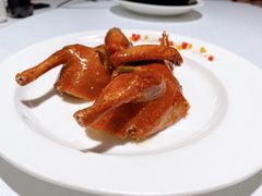 玻璃皮润烧乳鸽皇-北京厨房(SKP店)