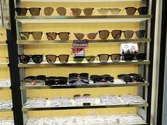 -优医视平价眼镜蔡司依视路折扣工厂店(十里堡店)