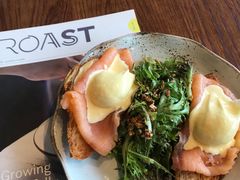 -ROAST coffee & eatery