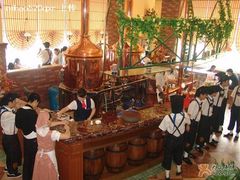 看我们的自酿啤酒-金汉斯(人民商场店)