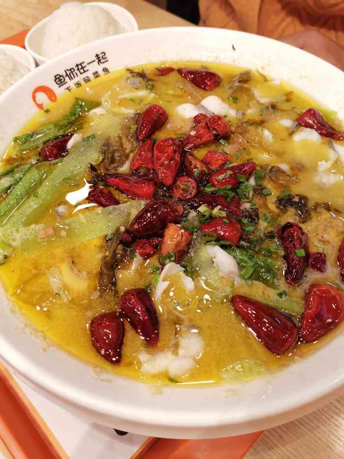 鱼你在一起(深圳北站店)-"菜品:皮蛋是鹌鹑蛋做的,不过吃起来口感也.