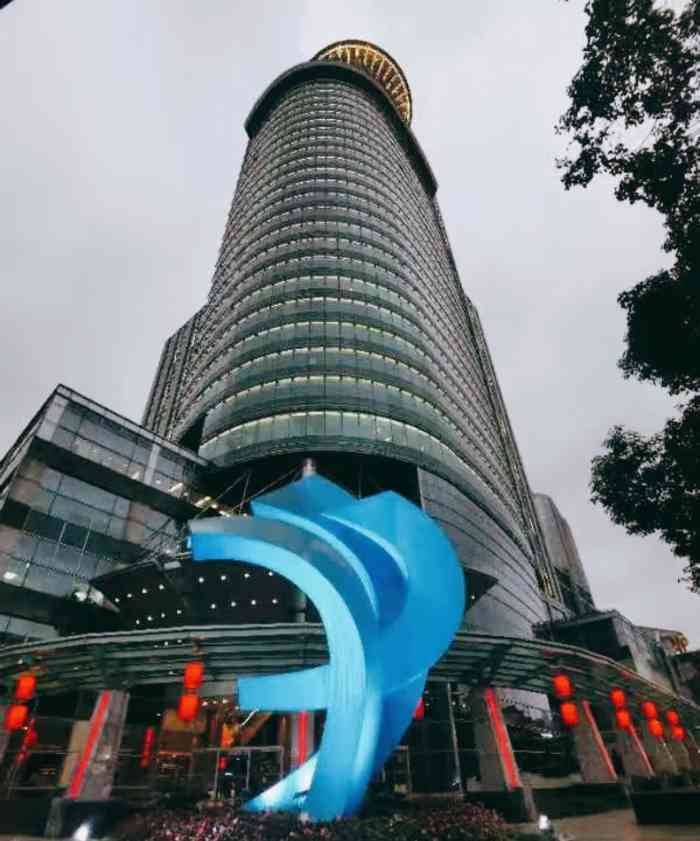 打分 就在国际航运旁边的海神诺富特酒店,每次下班都路过红色的大字