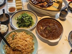 -八府香鸭·啫啫煲(华山路店)