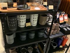 零售区-星巴克臻选(广州太古汇店)