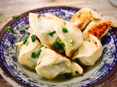 韭菜猪肉煎饺-无名氏宵夜小摊(祝家三姐妹馄饨店)