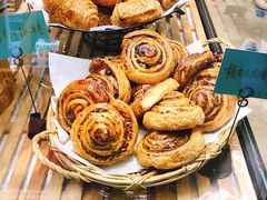 -Dough&Joe团憩(瑞虹天地月亮湾店)