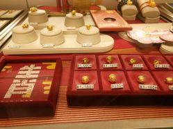 -周大福CHOW TAI FOOK(解放路天鸿小食代店)