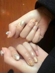 -小红楼美甲美容中心