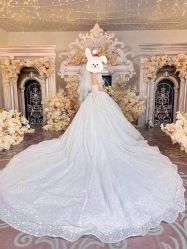 -伯瓷皇后婚纱艺术空间
