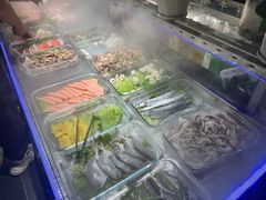 自助取餐区-牛里牛气· 榴莲海鲜鲜牛肉自助火锅·烤肉(横岗店)