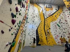 -问山MountQuest攀岩馆