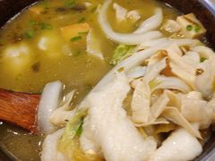 -周鱼小馆石锅酸菜鱼(活力汇店)