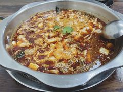 秘制牛油红汤肥肠鱼-川渔居—鱼火锅(八方汇店)