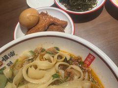 -顺溜·手工刀削面·黑金店(铜锣湾店)