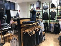 -lululemon(上海浦东IFC店)