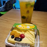 再配一杯冰凉凉酸酸甜甜的三颗小金桔