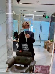 -罗亚帝造型·烫发染发