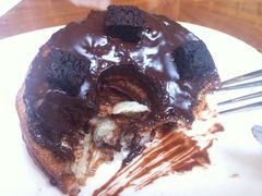 巧克力布朗尼羊角甜甜-西点坊(浦东香格里拉店)