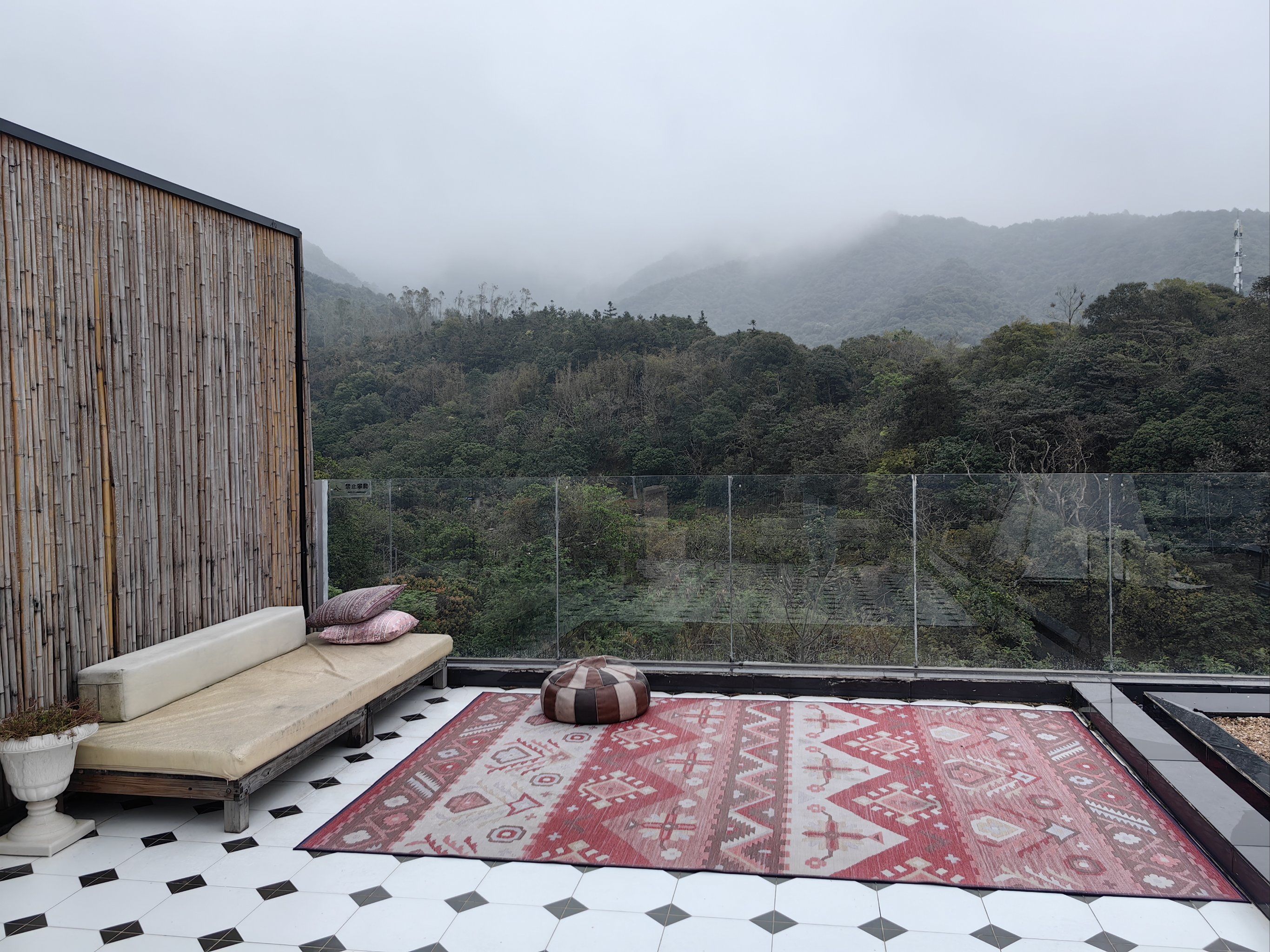 深圳周边去哪儿 #发现最美民宿 
春天了,来"远山森林"山野徒步吧!