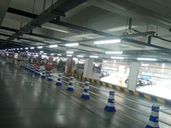 -虹桥火车站-停车场