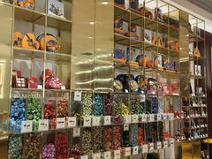 零售区-VENCHI 闻绮(上海佛罗伦萨小镇店)