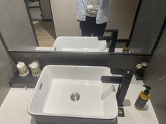 -IU酒店(北京通州环球度假区梨园地铁站店)