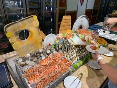 -大中华希尔顿酒店-念自助餐·嗨啤·小龙虾