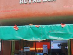 -Bánh Mì Huynh Hoa