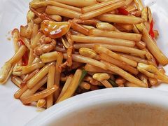 花生芽炒肉丝-三林本帮馆(中林街店)