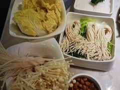 -左庭右院鲜牛肉火锅(浦江欢乐颂店)