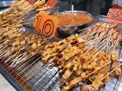 -席娜卡琳火车铁道夜市