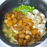 焖饭一定要少加水，不然你会得到像我一样的..