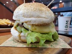 超厚芝士牛肉汉堡-魏斯理汉堡(西安沣东吾悦店)