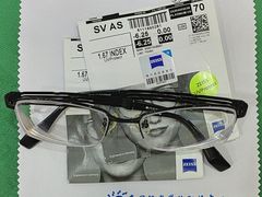 -豪门视光·星趣控·蔡司依视路眼镜代理商(中央大街店)