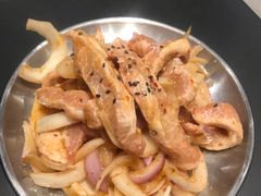 -山野的朋友露营炭火烤肉