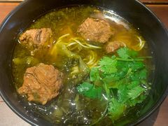 一年老坛酸菜牛腩饭-牛腩之旅·牛腩牛杂煲(光启城美食城店)