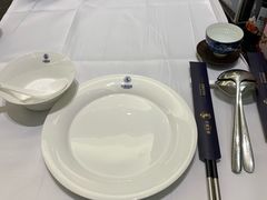 -红鼎豆捞·非遗鲍皇汤火锅(宝丰路店)