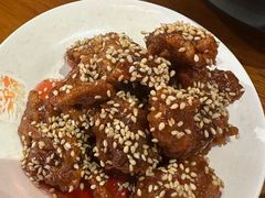 -爆炸头阿姨小四川正宗川味小吃(无任何分店)