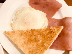 -香港新发烧腊茶餐厅(万象店)