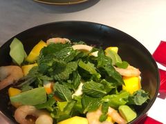 牛油果沙拉三拼-Erman岩烧牛排(虹桥南丰城店)