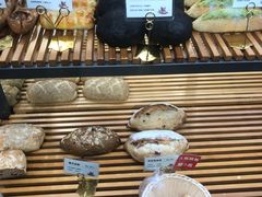 -焙丽拾光(麦凯乐直营店)