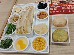 -花馬肆.云南过桥米线(汉神购物广场现场熬汤店)