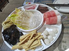 -鸡遇虾煲干锅火锅(小寨金莎店)